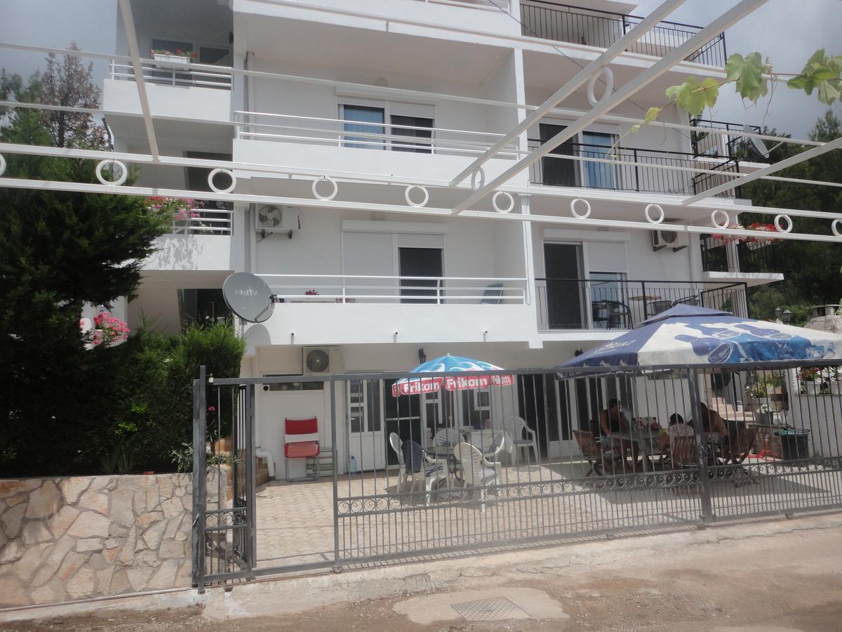 Brankas Apartments Bar Dış mekan fotoğraf
