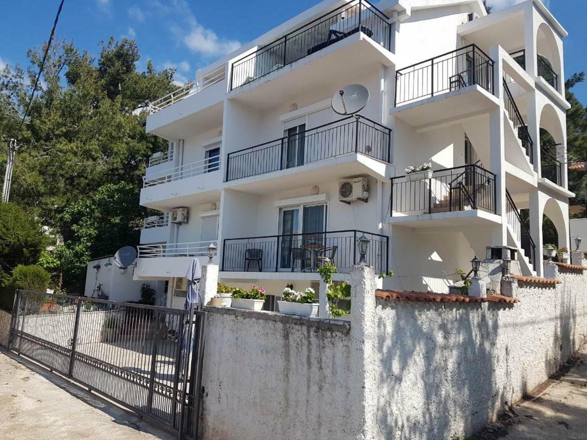 Brankas Apartments Bar Dış mekan fotoğraf
