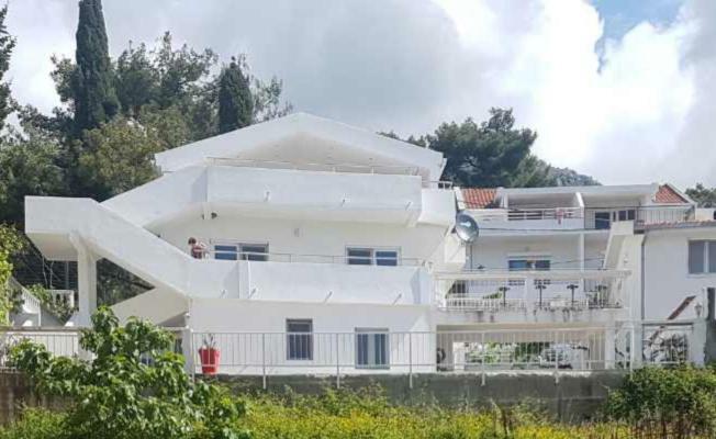 Brankas Apartments Bar Dış mekan fotoğraf